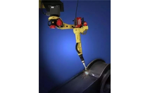 焊接機(jī)器人，從汽車制造到多個(gè)應(yīng)用領(lǐng)域