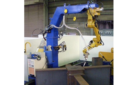 從焊接性能方面來說，焊接機器人性能更為穩(wěn)定